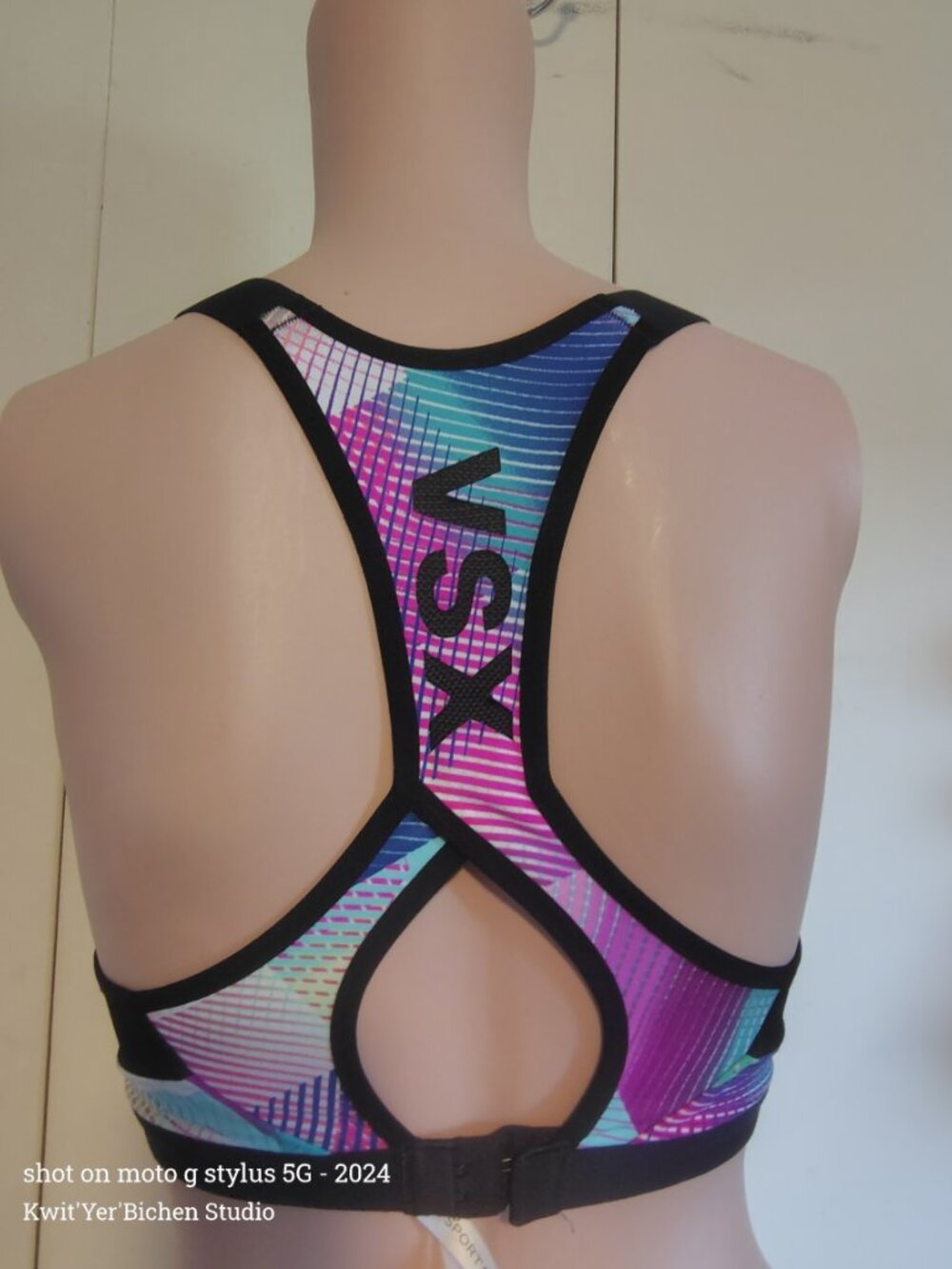 Victoria Secret Workout Set - Picture 3 of 7
